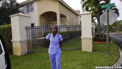 Lexxi Deep Returns to Action: Outdoor Cumshot - xxxfiles.com