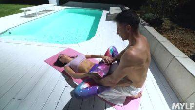 Kitana Lure - Kitana Lure's Post-Yoga Flexibility - porntry.com