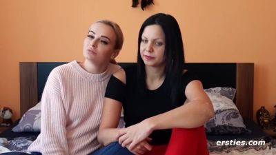 Lesbisches Glasdildo-vergnugen Mit Und - hclips.com