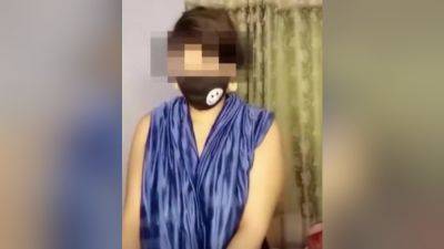 Desi Bhabhi Jarin Shaima Imo Call Hot Dance . Full Nude Bangla Hot Song Dance - desi-porntube.com