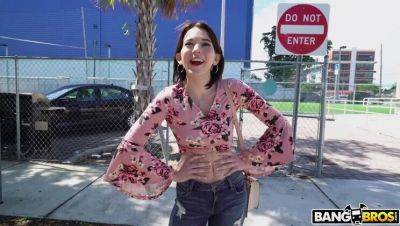 Riley Jean - Teen Secretly Seduces Riley Jean for Cash and Gets a Facial - porntry.com