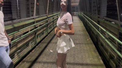 Coelhinha Transa Em Cima Da Passarela, Na Rua E No Carro Debaixo De Chuva E Quase Foi Pega 6 Min - Hyoran Carvalho - upornia.com