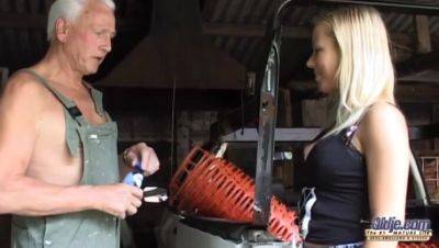 Blonde Bombshell Bibi Fox - Pit Stop Porn Star - xxxfiles.com