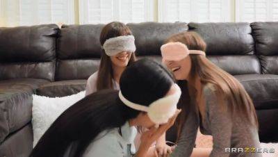 Sucking and Blowing - Marykate Moss - xxxfiles.com