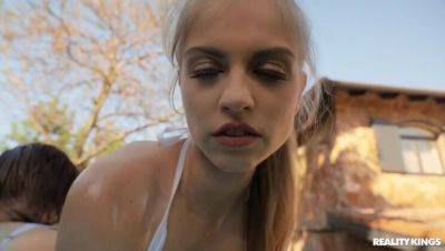 Bonnie Dolce - Josh Submerged in Blonde's Pleasure / 27.3.2022 - veryfreeporn.com