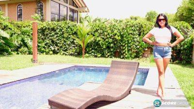 Kim Beltran: Tits In The Sun - hotmovs.com