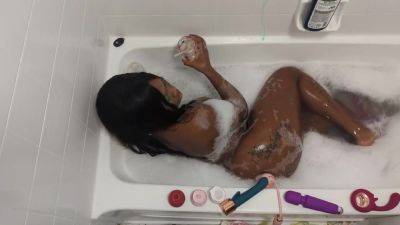 Relaxing Bubble Bath - upornia.com