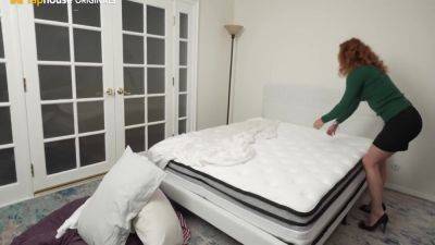 Stepmom Is Stiff - upornia.com