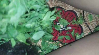 Village Bhabhi Sonali Ki Garmi Nikala Boyfriend Ne - desi-porntube.com - India