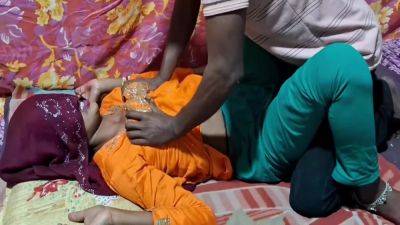 Malik Ne Naukrani Ko Akele Kamre Mein Chut Chud - desi-porntube.com - India