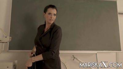 Lisa Teaching Lucas Some New Moves - hotmovs.com