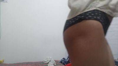 Fucks Herself While Hubbies Away - upornia.com