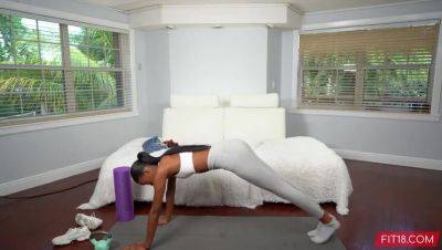 Isla Biza's Debut - Big Booty Ebony Casting - veryfreeporn.com