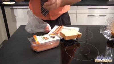 The Sausage & Her Hand - veryfreeporn.com