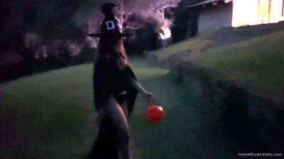 You wouldn't be spooked by these two sexy witches arriving at your door! - hclips.com