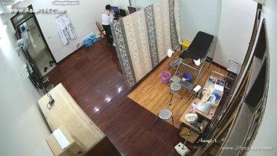 Hackers use the camera to remote monitoring of a lover's home life.615 - txxx.com - China