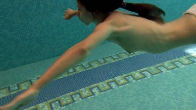 Russian Tiny Pornstar Swimming Nude - Irina Russaka - videomanysex.com - Russia