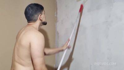 Ele me olhou , eu gostei e dei . - PissVids - hotmovs.com