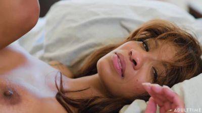 Up Close With September - videomanysex.com