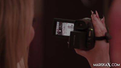 MARISKAX Makenzie licks and brings Alice to orgasm - hotmovs.com