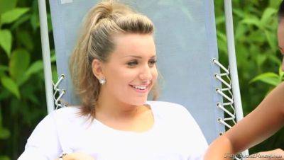 Bailey and Nessy: Attractive Lesbians Satisfy Their Kink - Outdoor, Blonde, Pissing - xxxfiles.com