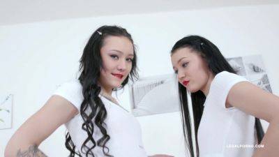 Sandra Zee & Lady Zee twins go crazy for african champagne IV465 - AnalVids - hotmovs.com - Czech Republic