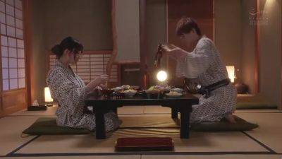 02838,A beautiful woman who feels - txxx.com