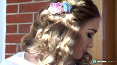 Cream For Cheryl Blossom - hotmovs.com