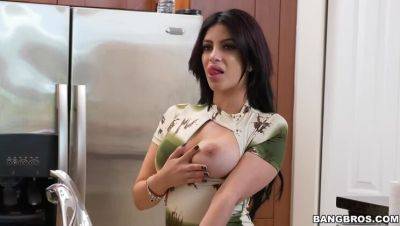 Kitty Caprice's Big Tit Gratification / 10.4.2017 - veryfreeporn.com