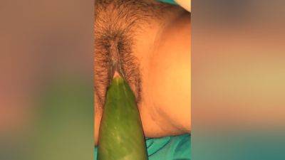 Desi Ki Choot Ka Paani Nikal Raha Hai - desi-porntube.com