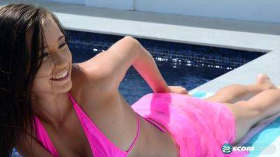 A Bikini Facial - hotmovs.com