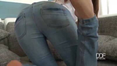 Hanna Montada's Naughty Lingerie & Shaved Delights - veryfreeporn.com