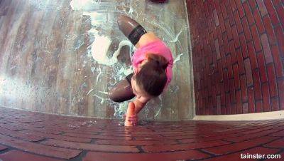 Jessica Bell: Posing in Lingerie and Stockings - veryfreeporn.com