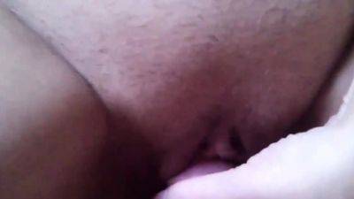 So wet pussy - homemade porn - drtuber.com