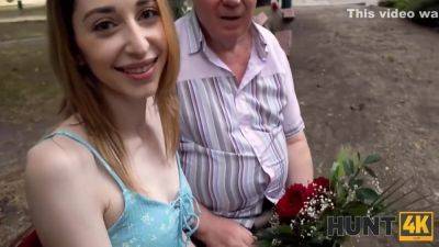 Girl With Dyed Hair Cheats On Geezer With Blatant Pickup Artist - hclips.com