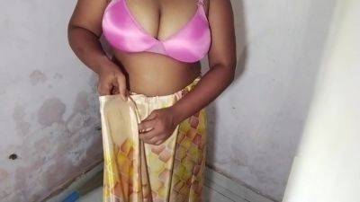 Devar Ne Bhabhi Ko Kapda Badalte Huye Dekha Phir Choda Khoob Maze Se With Devar Bhabhi - hclips.com