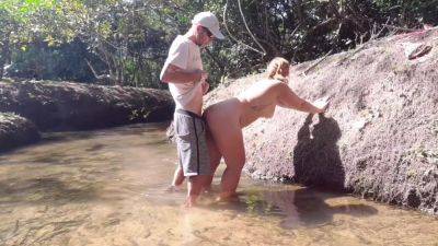 Transei Gostoso Com O Caseiro Do Sitio - videomanysex.com