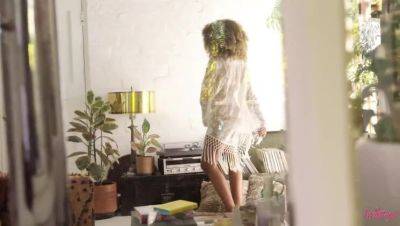 Brunette Jenna Foxx in Hot Solo Session with Big Booty - veryfreeporn.com