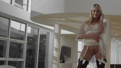 Hopping on the Mattress - Mia M - veryfreeporn.com