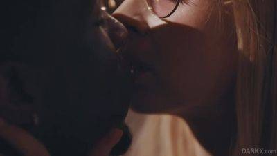 Sarah Vandella - Experience Me, Watch Me: A Sarah Vandella Encounter - porntry.com