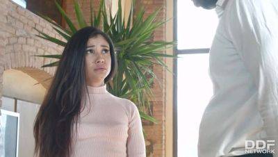 Jade Presley's Convincing Blowjob - veryfreeporn.com