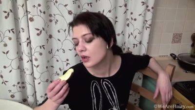 Hairy Brunette Artemia Gets Off with Her Toy - porntry.com