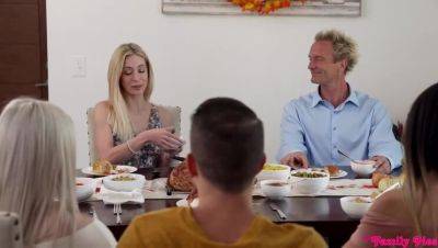 Stepsibling Thanks His Big Cock - porntry.com