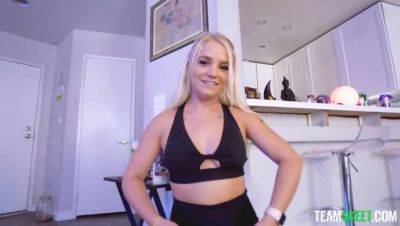 Bella Jane: Plenty of Curves, Hot Blonde - porntry.com