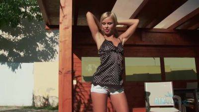 Olivia's Steamy Solo Session with Big Boobs Outdoor - porntry.com