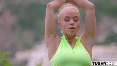 Lara Frost's Astounding Adult Film: Massive Breasts & Anal for You - veryfreeporn.com