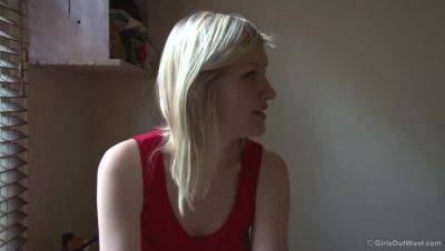 Ivory: Solo Blonde Desk BTS - veryfreeporn.com