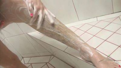 Simone Delilah: Hot Shower Ecstasy - porntry.com