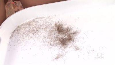 Victoria Rush's Hairy Pruning Show - veryfreeporn.com - Czech Republic