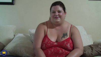 Mature American BBW Experiences Interracial Encounter with Pretty Poison - veryfreeporn.com - Usa